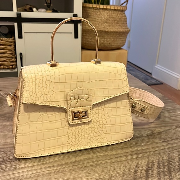 Purse - Picture 2 of 5